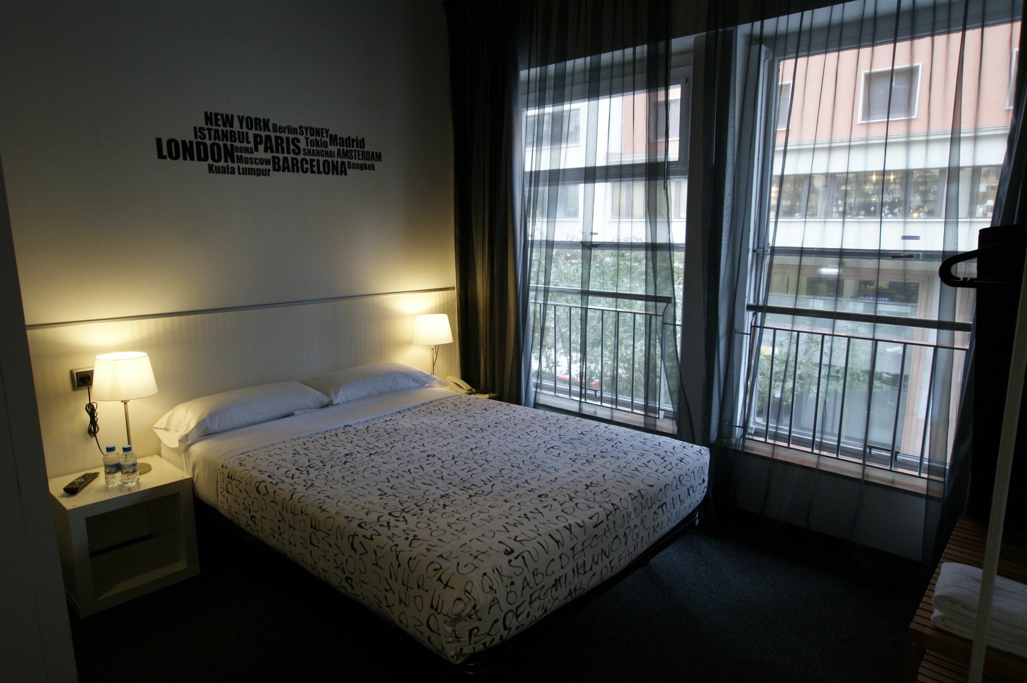 Q Barcelona Hotel Exterior photo